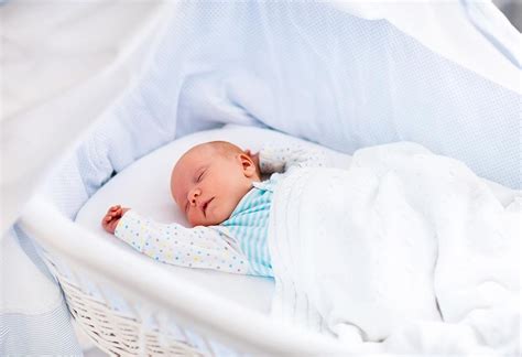 Få bebis att sova i spjälsäng 8 månader